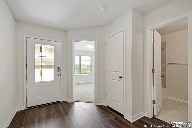 3 bed, 2.0 bath, 1442 sqft, $1,825 — Photo 3