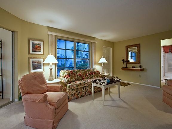 3rd image of 1336 Benjamin Franklin Dr #1-F