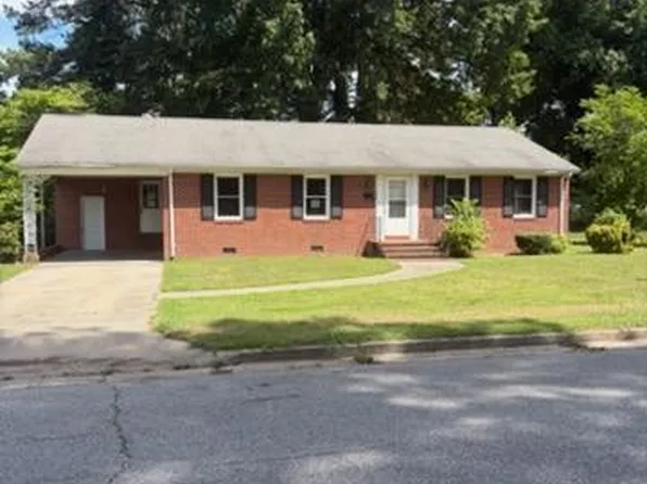 306 Lee St, Emporia, VA 23847