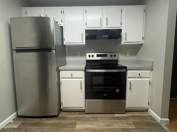 5th image of 10 Grand St APT 104