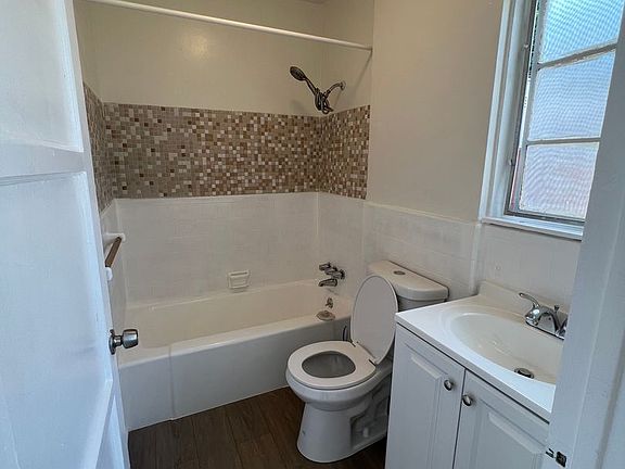 5th image of 4236 Burns Ave #4238
