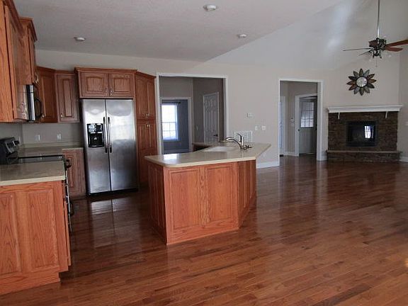 4th image of 44 Mallard Ct