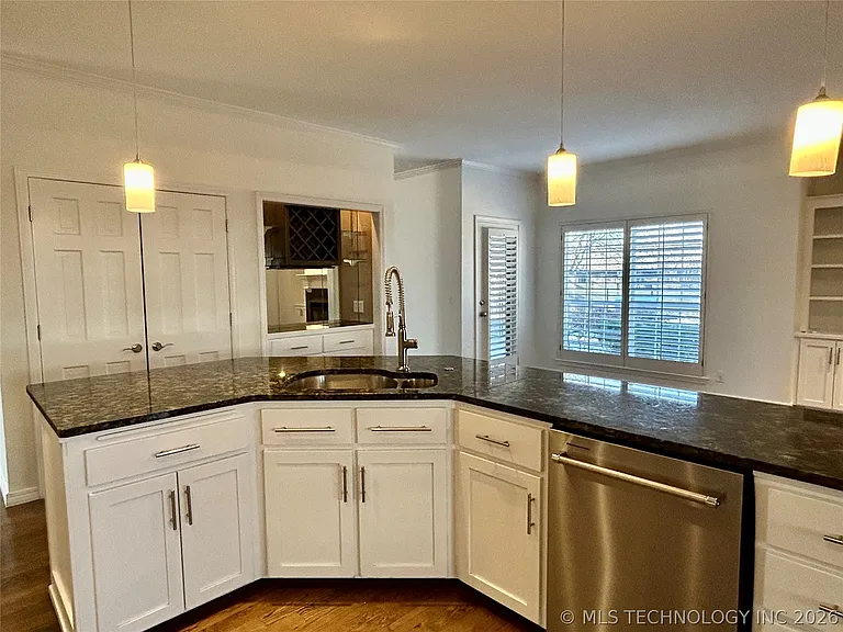 3712 S Orange Cir — Photo 9