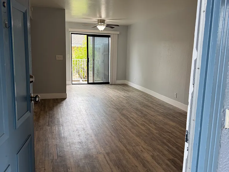 264 Douglas Ln #15 — Photo 6