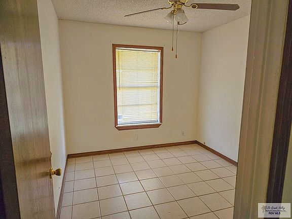 3rd image of 55 Calle Princesa #8