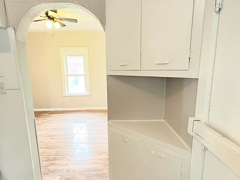 631 Curtis St — Photo 6