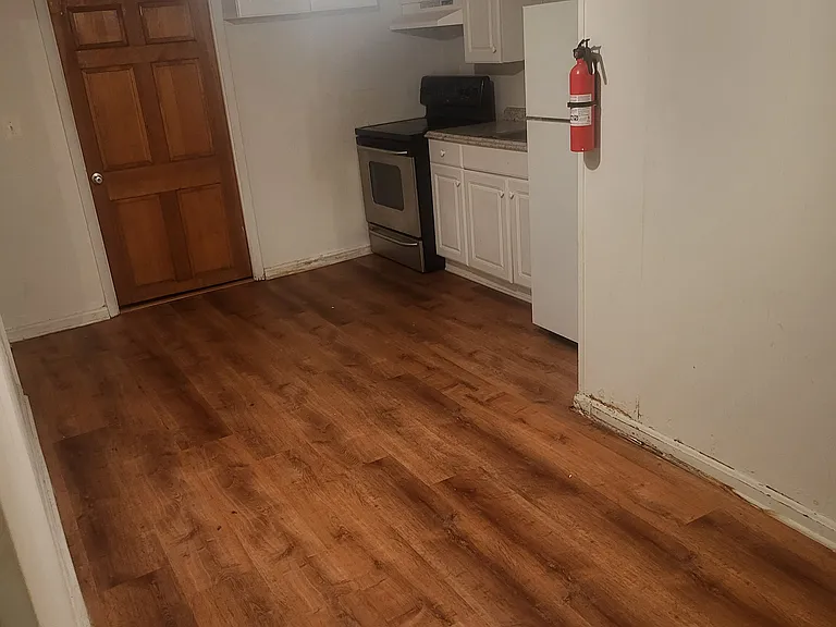 3703 Jackson Ave #BASEMENT — Photo 7