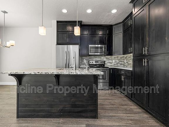 3rd image of 626 N Preserve Dr