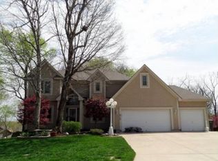 913 NE Emily Ln, Lees Summit, MO 64086