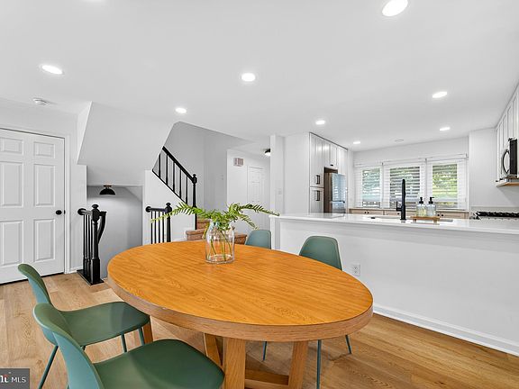 3rd image of 5191 Glen Meadow Dr