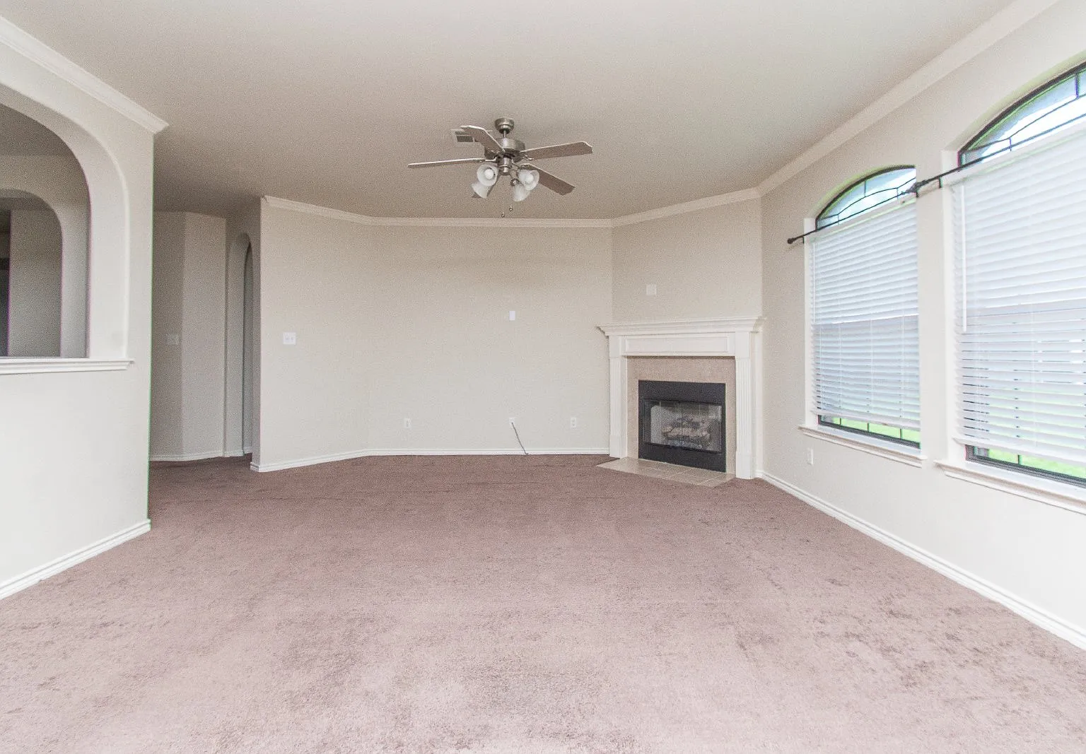 3 bed, 2.0 bath, 2143 sqft, $1,700 — Photo 4