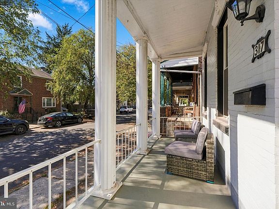 3rd image of 317 Walnut St