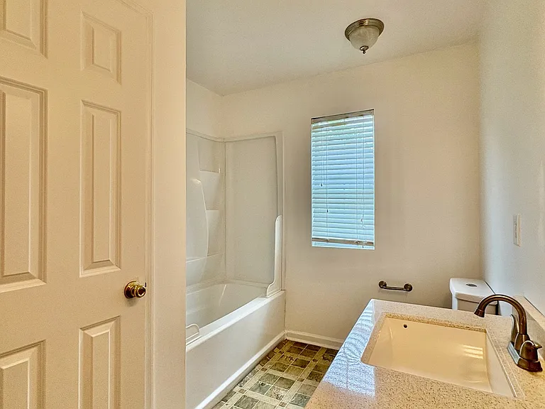 219 Fairway Dr — Photo 8
