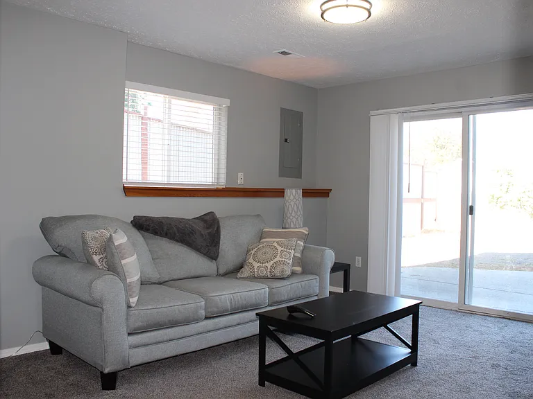 1613 E 8th Ave #B — Photo 3