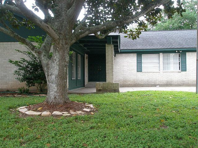 1st image of 103 Dogwood St