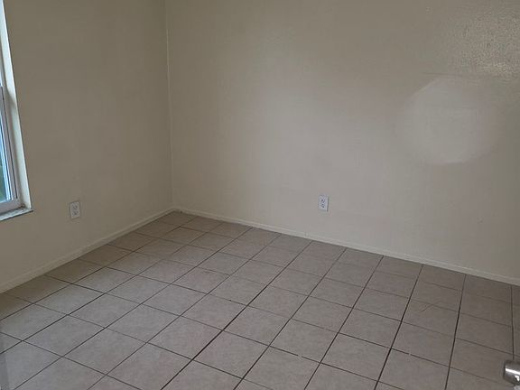 3rd image of 343 61st Ave E