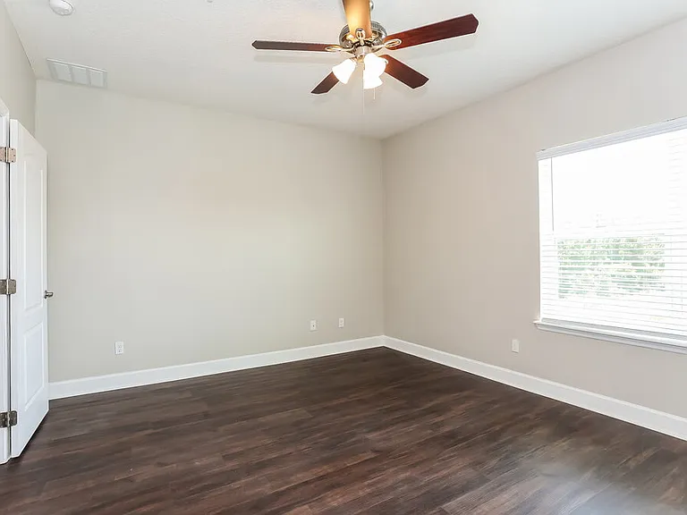 4475 Ellipse Dr — Photo 10