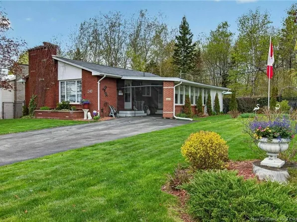 240 Denys Ave, Dieppe, NB E1A 1B9