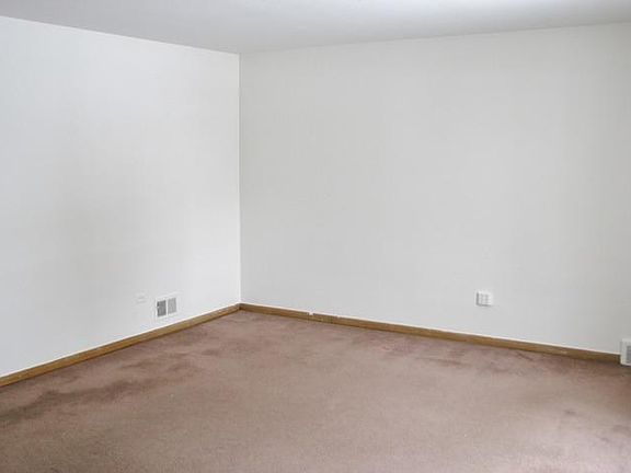 3rd image of 7642 N Harlem Ave