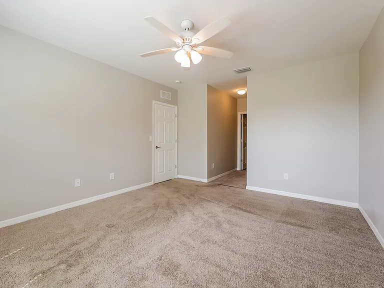220 SE 2nd Pl — Photo 10