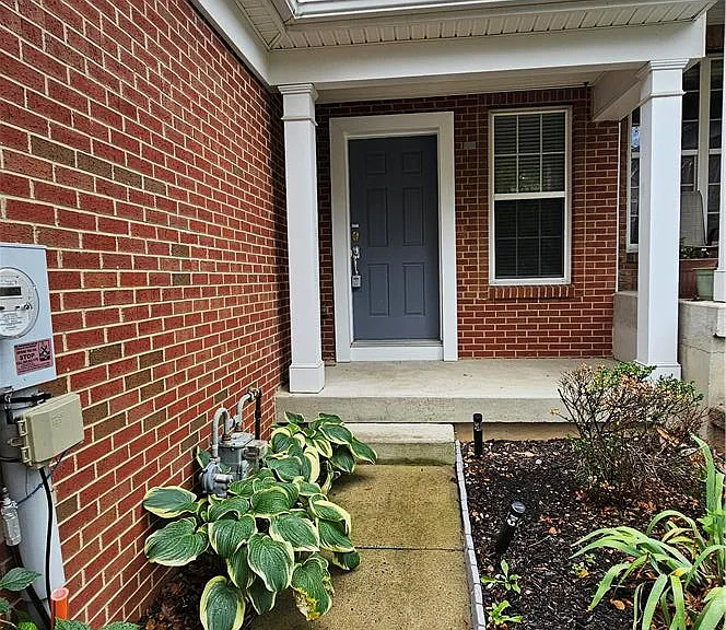 1814 Majestic Dr S — Photo 2