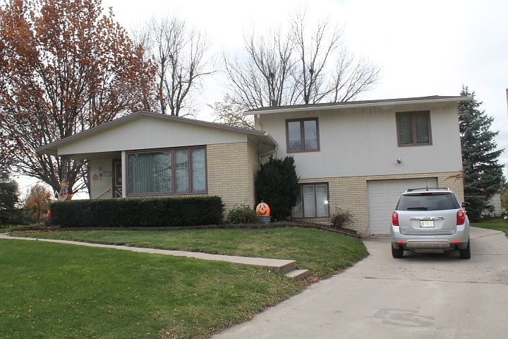 1st image of 812 Meadowlark Ave