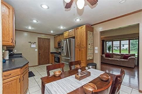 4th image of 30742 Deer Dr