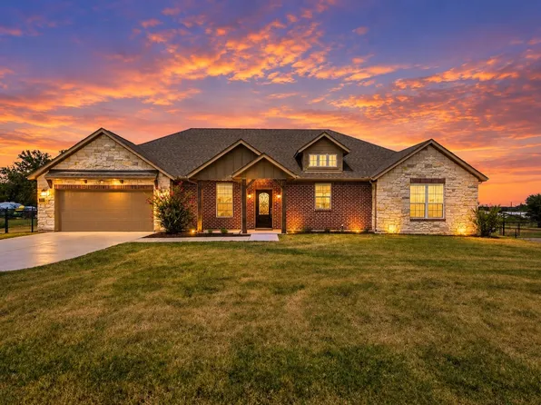 1009 Northern Oaks Ct, Springtown, TX 76082