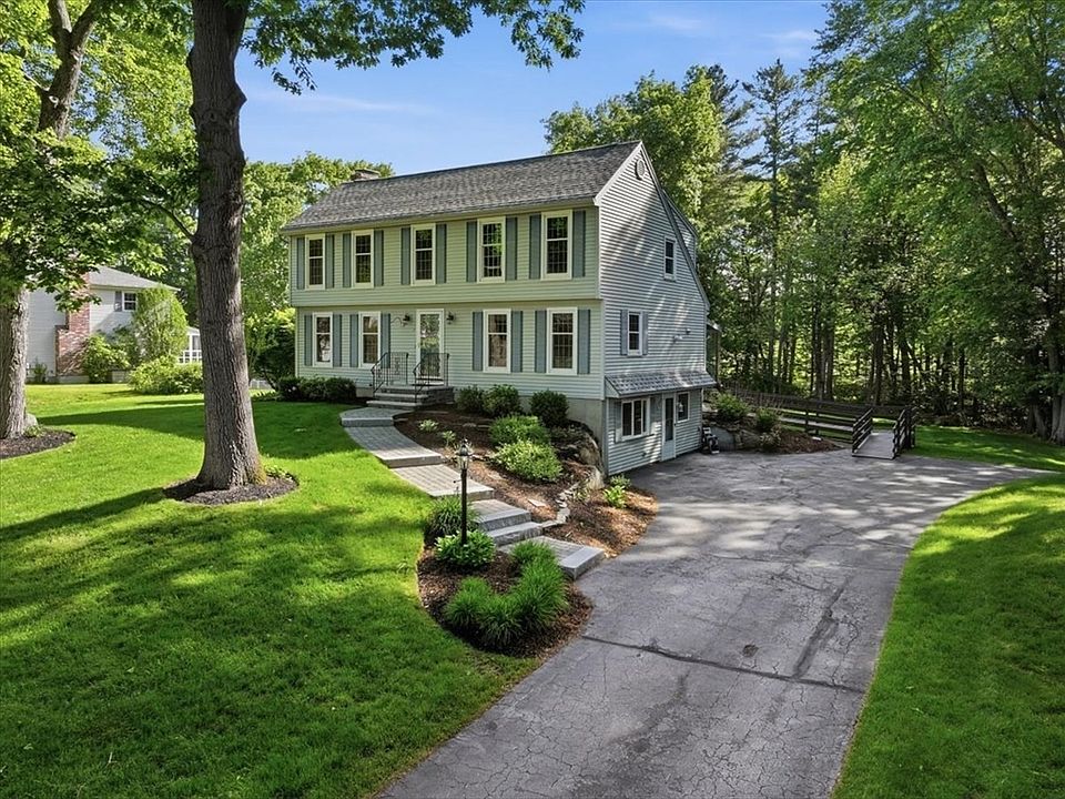 1st image of 7 Brookside Ct