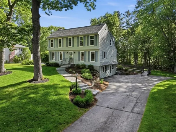 7 Brookside Ct, Methuen, MA 01844