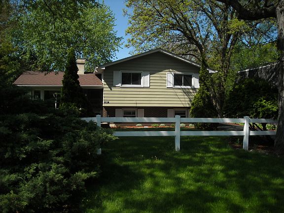 2nd image of 1917 Hazelwood Dr