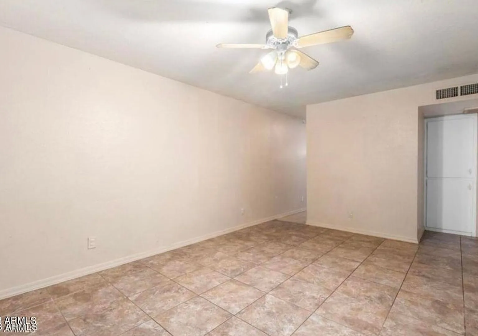 Nice 3 bedroom 2 bath! — Photo 2