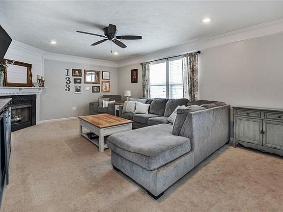 5th image of 133 Hazelwood Dr