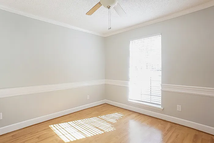 4011 Villa Ln — Photo 3