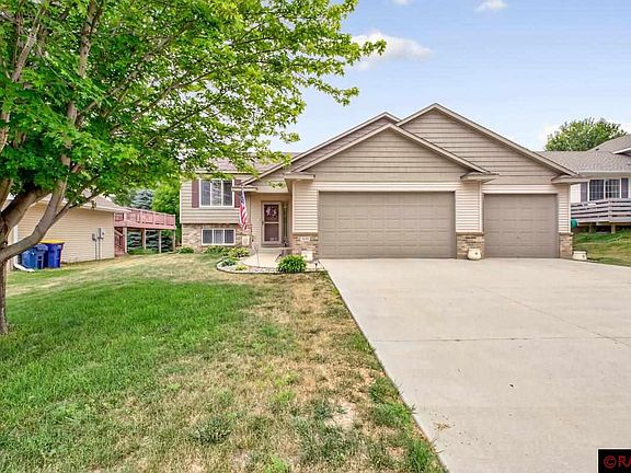 2nd image of 809 Green Acre Ct