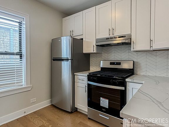 3rd image of 4511 N Greenview Ave #22EE
