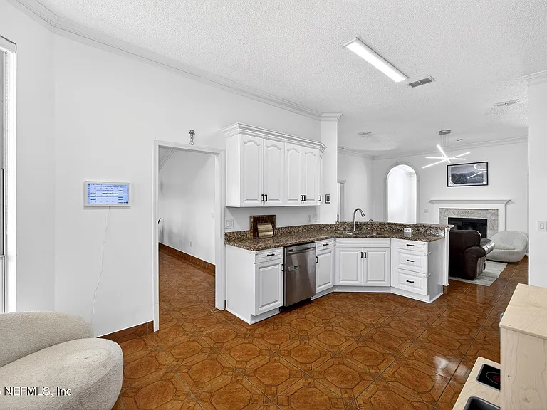 9515 Broken Oak Blvd — Photo 7