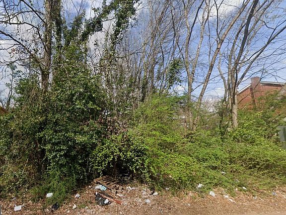 2nd image of 350 Laquita Dr SE