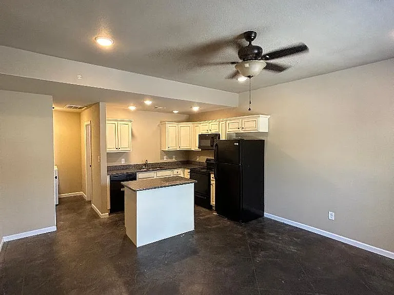 1030 W Monroe Ave #B — Photo 2