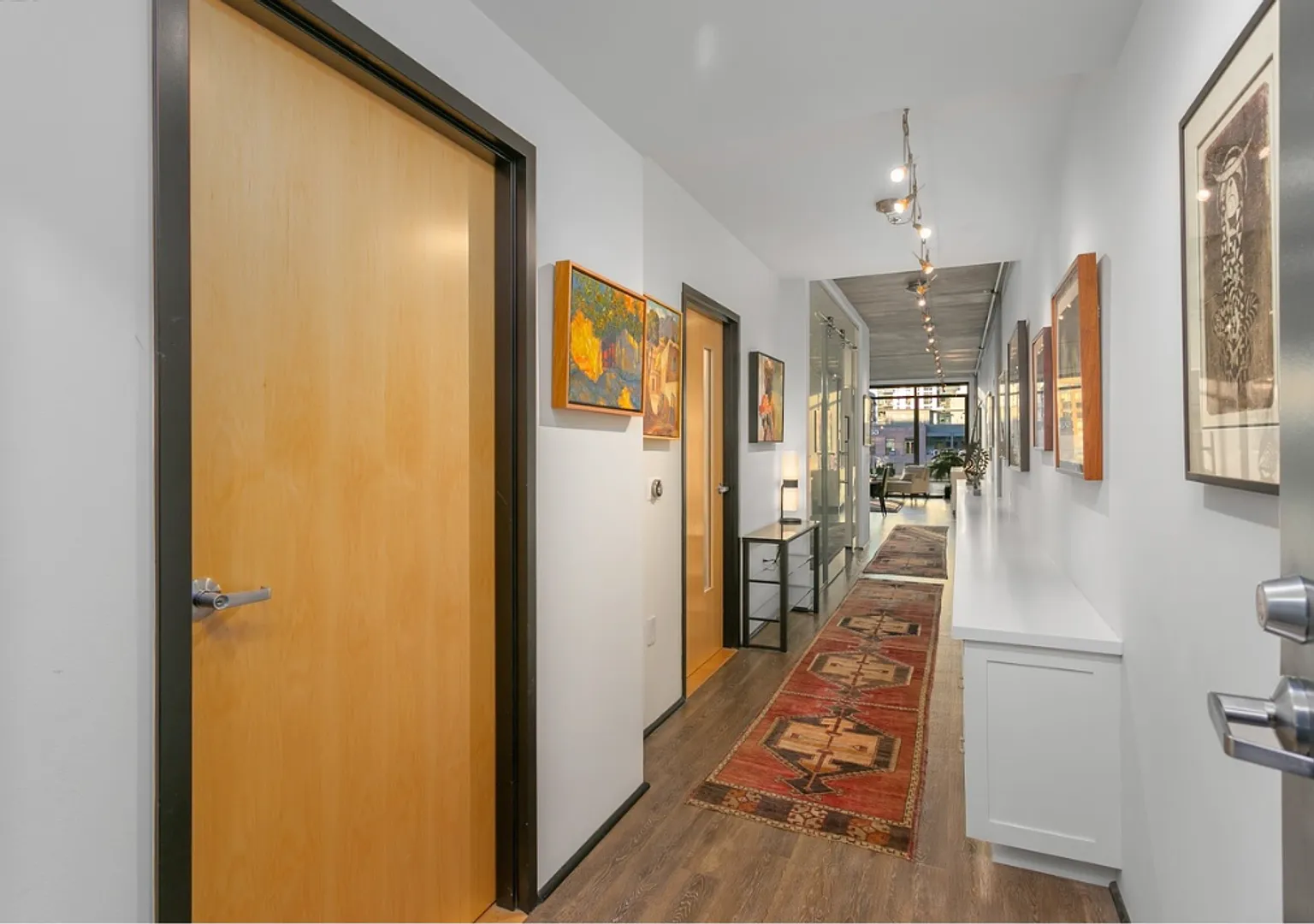 Stunning Condo in the Edge Lofts in NW Portland! Water/Sewer/Garbage/Recycling and Gas are Includ... — Photo 4