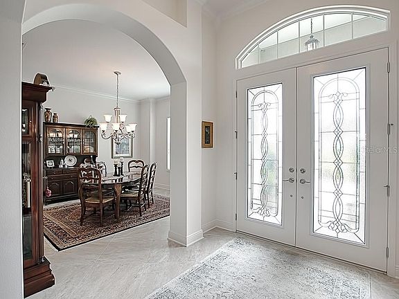 4th image of 836 Regal Manor Ln