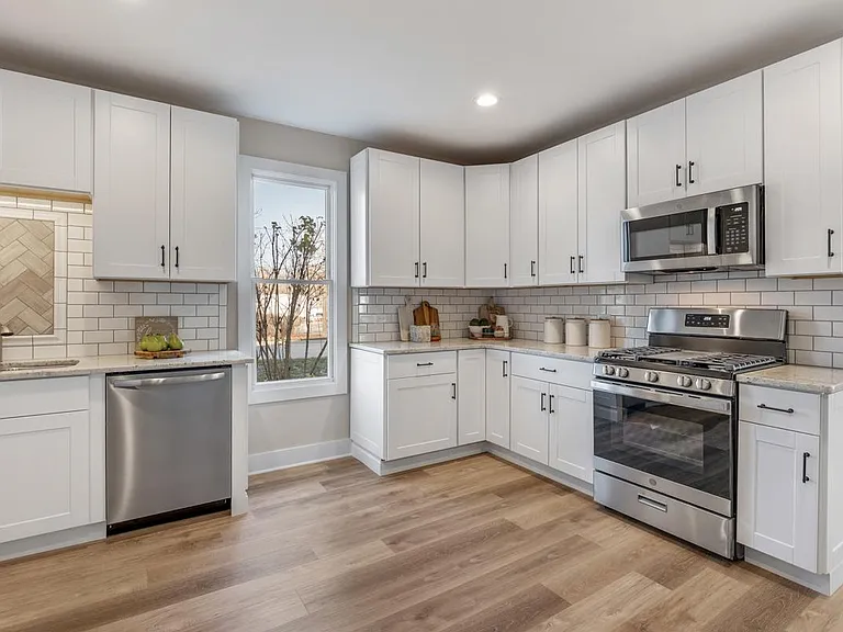 328 N 5th St #200 — Photo 10