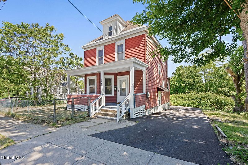 3rd image of 1047 Bridge Street