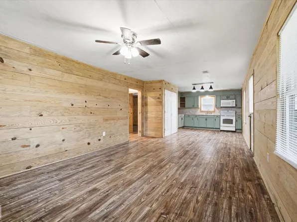 810 State St, Walnut Ridge, AR 72476