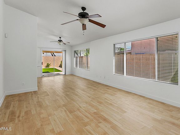 3rd image of 3212 E LAUREL Lane