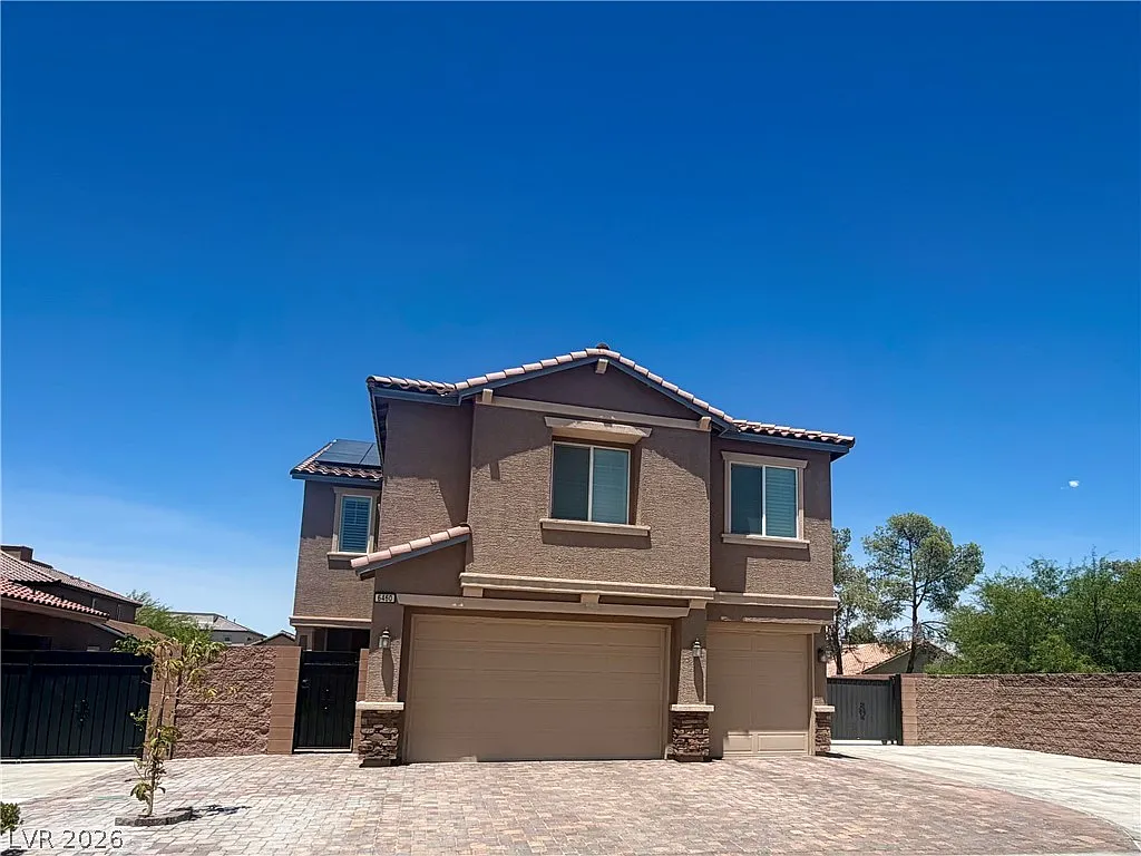 5 bed, 3.0 bath, 3205 sqft, $3,500 — Photo 4