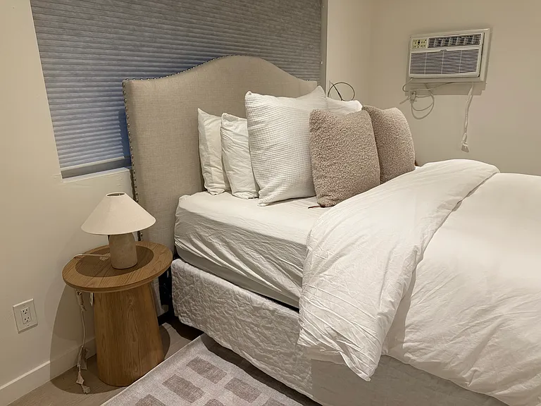 2441 N Beachwood Dr #1 — Photo 9