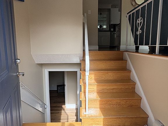 4th image of 36 Barnstable Rd
