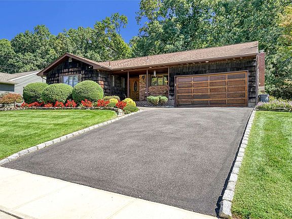 3rd image of 19 Kingswood Dr