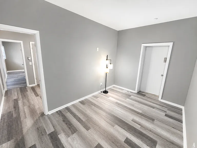 610 Clark St #3 — Photo 2